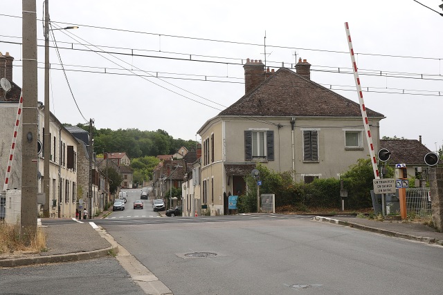 Seine et Marne - Souppes sur Loing - passage à niveau