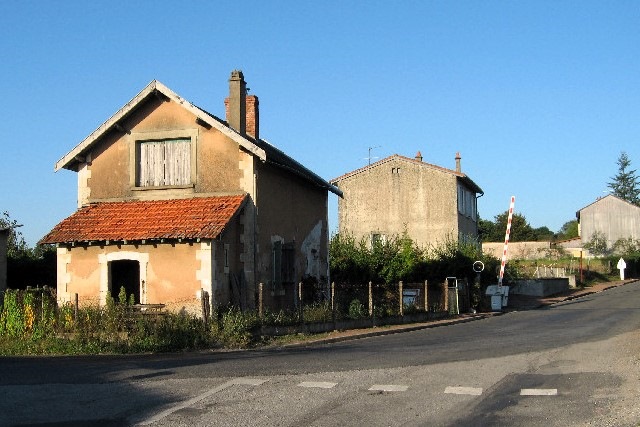 Haute Vienne - Peyrat de Bellac - passage à niveau