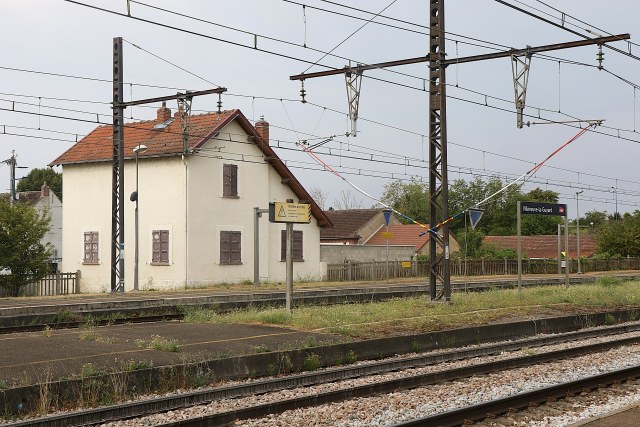 Yonne - Villeneuve la Guyard - passage à niveau
